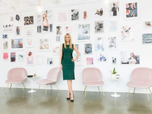Asesora del presidente de EEUU invita a comprar productos de Ivanka Trump