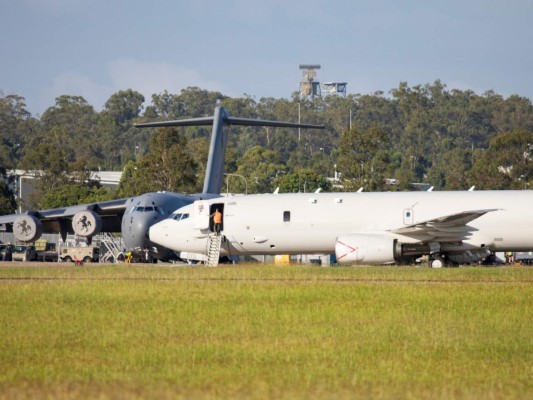 Tonga queda aislada del mundo tras la erupción de un volcán