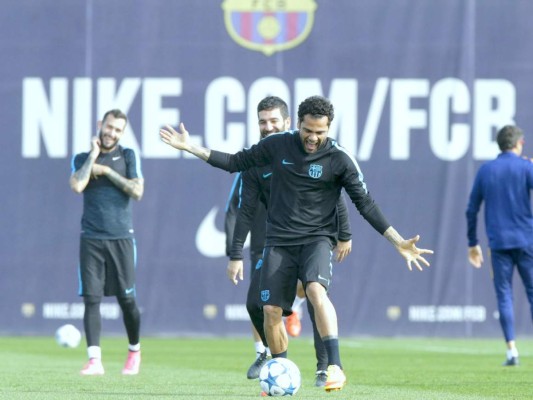 Neymar y Suárez dejan al Barcelona a un paso de los octavos (3-0)