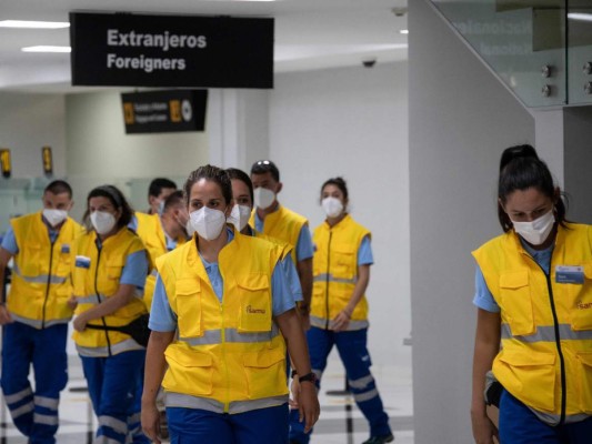 Españoles llegan a El Salvador para combatir covid-19&nbsp;