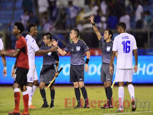Lo que no se vio en TV: Abrazos y peleas en Honduras vs Trinidad y Tobago (FOTOS)