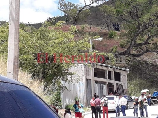 Intentan desalojar a 15 familias en colonia Loarque Sur de la capital