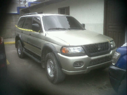 Recupera 15 motos y tres vehículos robados