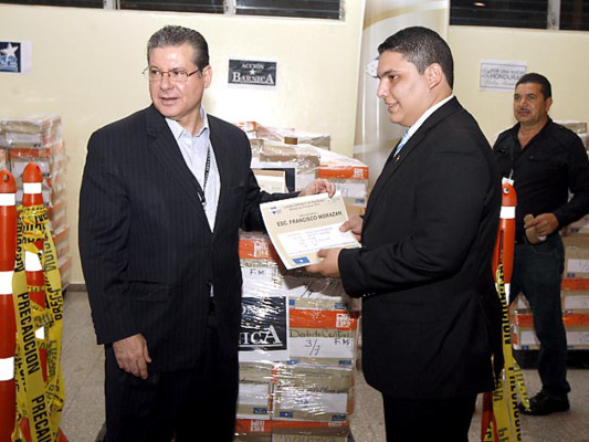 TSE entrega censo electoral a movimientos de partidos políticos