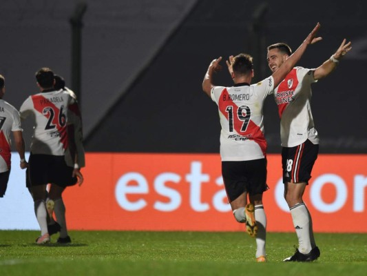 Talleres lidera la Liga argentina, River Plate gana y acecha