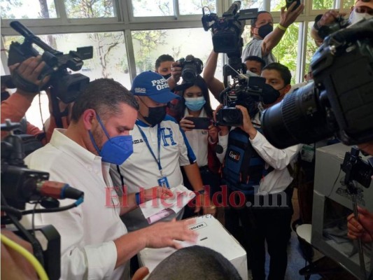 Así votaron los reconocidos líderes políticos de Honduras (Fotos)