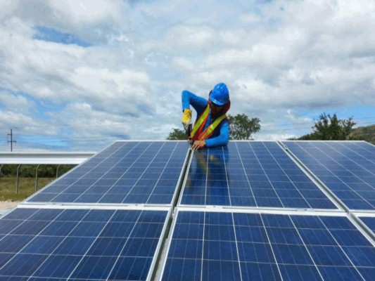 Mora de ENEE por bono solar sube a 2,372 millones de lempiras