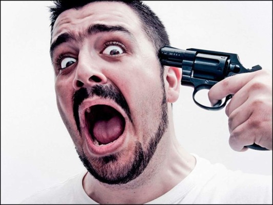 Así es la ruleta rusa, el juego por el que perdió la vida un guardia de seguridad en Honduras