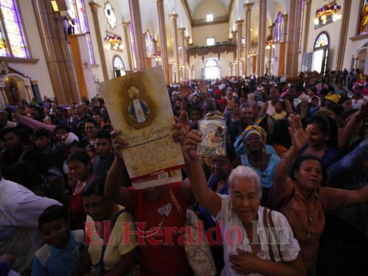 Devoción y entrega en 273 aniversario de hallazgo de la Virgen de Suyapa (FOTOS)