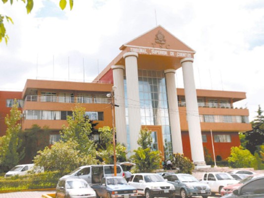 Director y exdirector amasaron nueve millones de forma ilegal