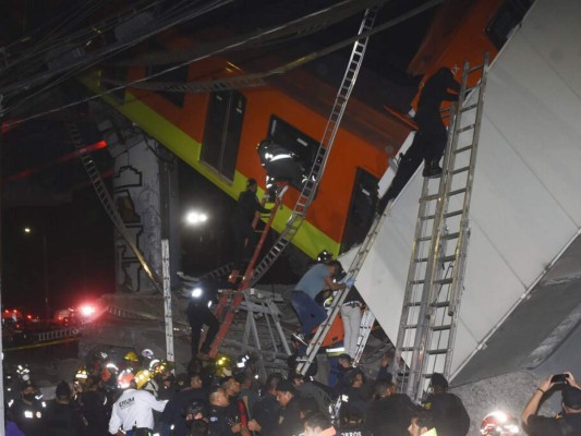 23 muertos y 70 heridos deja accidente al caer vagón del metro de un puente en México&nbsp;&nbsp;