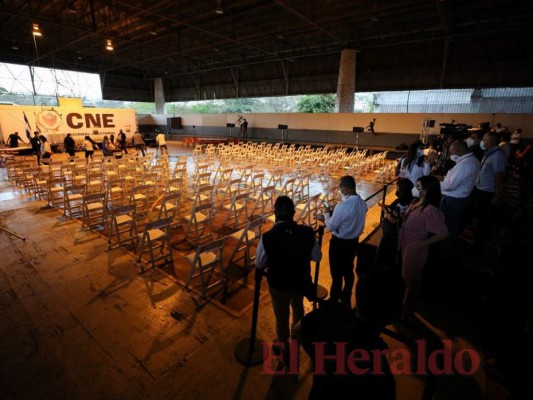 Todo listo en el Instituto Central para dar inicio a la fiesta democrática (FOTOS)