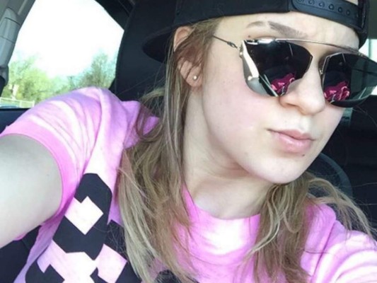 FOTOS: Así es Ariana Cruz, la novia de la ex del futbolista John Paul Suazo  