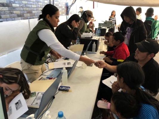 México culmina entrega de visas humanitarias a migrantes centroamericanos
