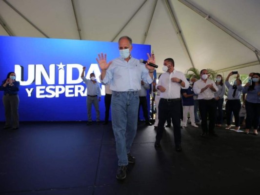 'Tito' Asfura lanza su precandidatura presidencial y promete unidad (FOTOS)