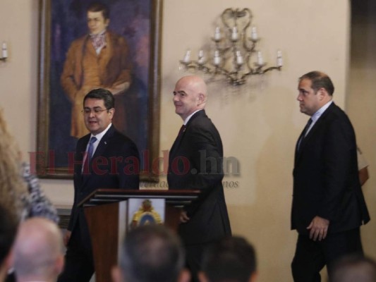 Infantino en Honduras: avión privado, recibido por JOH y presente en El Birichiche