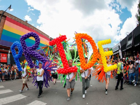 Masivo desfile de Orgullo Gay en Nueva York bajo signo de los anti-Trump