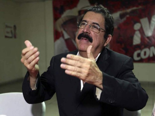 Retienen a expresidente Manuel Zelaya Rosales en el aeropuerto Toncontín