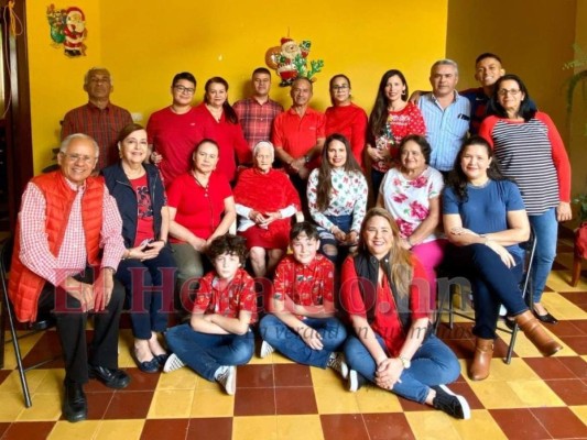 FOTOS: El covid-19 apagó en un segundo 103 años de vida y trayectoria