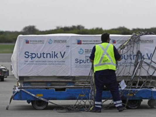 Llega a Honduras el primer lote de la vacuna rusa Sputnik V  