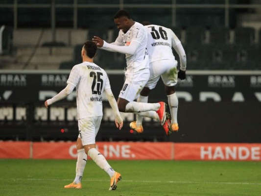 Borussia Mönchengladbach gana 4-2 a Borussia Dortmund y se pone cuarto