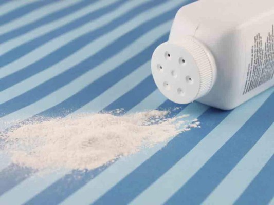 ¿Talco para bebé causa cáncer? Jurado en EEUU dice que sí