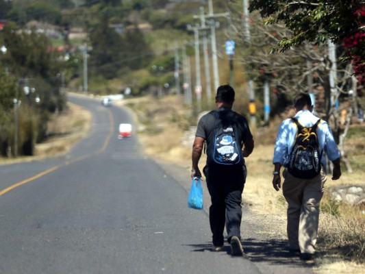 Ojojona y Santa Ana inundados de militares