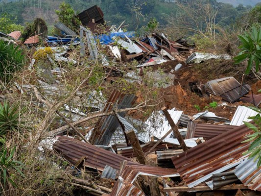 FOTOS: Destrucción y desesperación en Santa Bárbara tras paso de Eta y Iota   