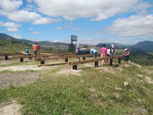 Comienzan a edificar sueño de los niños de Escuela El Zurzular