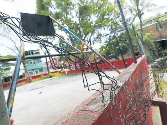 Cuatro de cada diez canchas de la capital de Honduras requieren de reparación