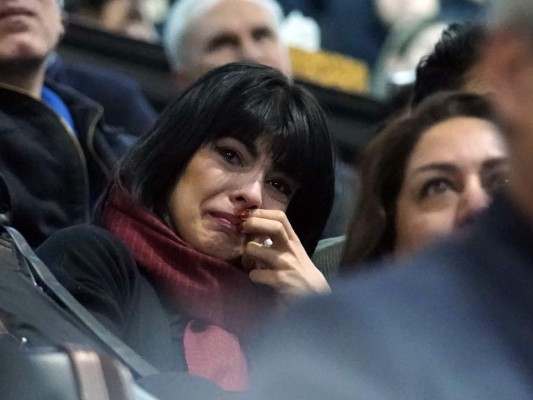 FOTOS: Llanto y dolor en homenaje a dos de las víctimas del avión derribado por misil iraní