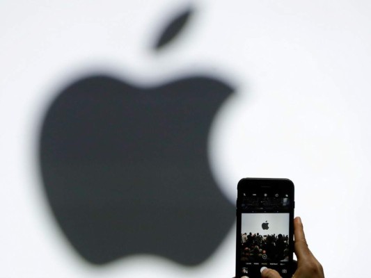 Apple presenta su iPhone de lujo para celebrar el décimo aniversario