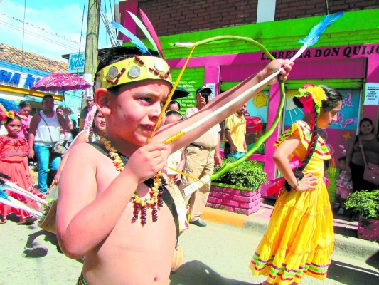 Con alegría y tradición inicia Festima 2014