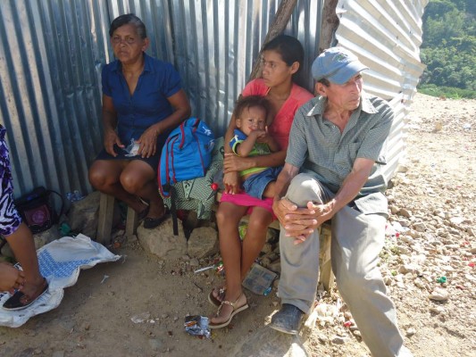 Familiares de mineros del sur abatidos por la desesperanza