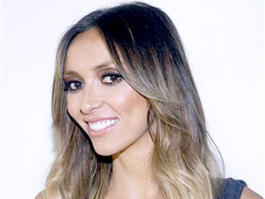 Anfitriona de E! News anuncia mastectomía doble