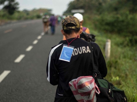 Donald Trump dice ahora que no habló de dispararles a la caravana de migrantes