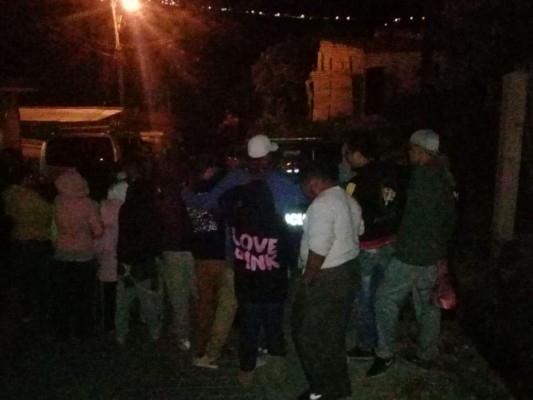 Vecinos de la colonia Japón aseguran que mareros llegaron con policías a matar a joven