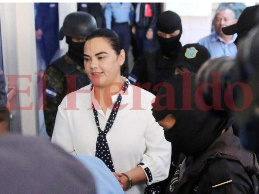 Dictan auto de formal procesamiento contra la ex primera dama, Rosa Elena de Lobo