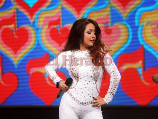 Dinámica presentación de Rubí Ibarra en la Teletón 2017 se roba los aplausos