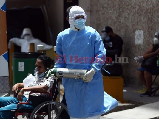 Imágenes de sacrificio, entrega y amor al prójimo en las salas de los hospitales