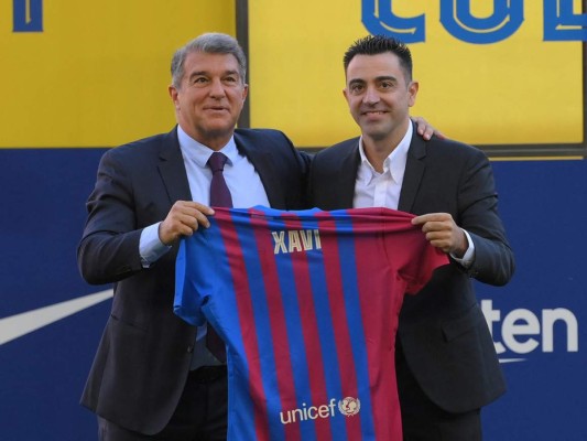 Así fue el regreso de Xavi Hernández al Camp Nou como nuevo entrenador del Barcelona
