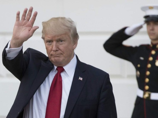 Corte Suprema autoriza parcialmente decreto migratorio y Donald Trump canta victoria