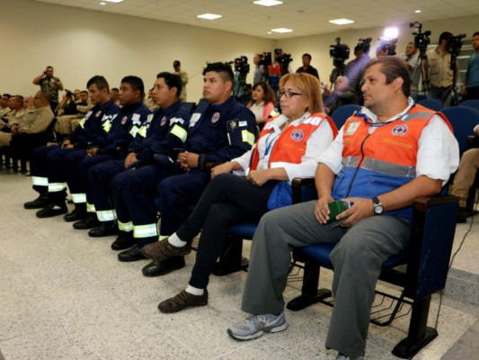 Rescatistas hondureños viajarán en las próximas hora a México