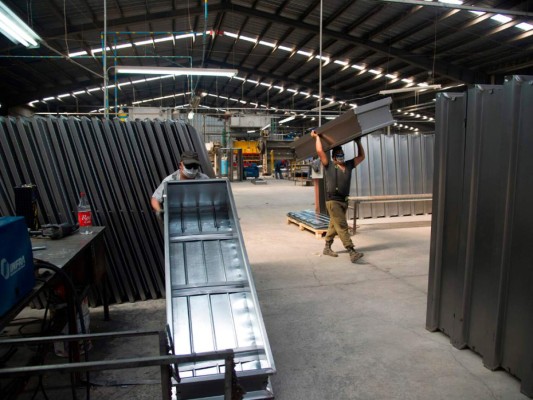 'Ataúd Cov' irrumpe en una pandemia que desplazó los féretros en México