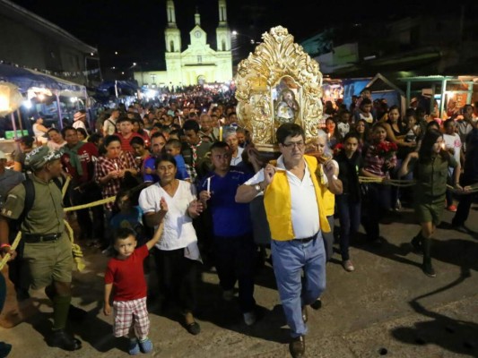 Un festejo lleno de luz y talento para honrar a Suyapita
