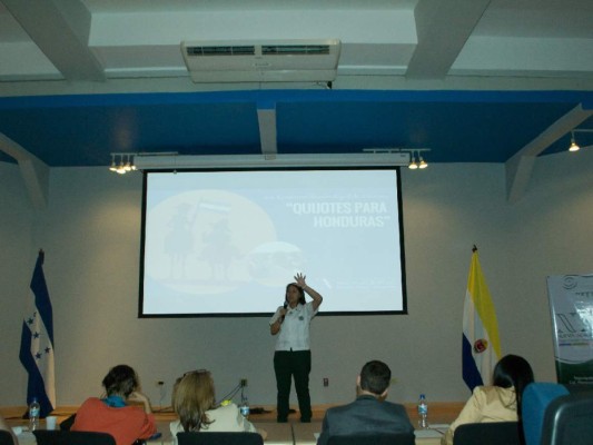 Concurso intercolegial de oratoria 'Quijotes para Honduras” finaliza con éxito