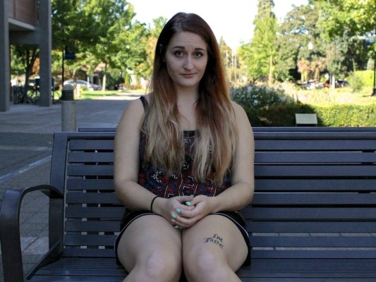 Se hace tatuaje para mostrar doble vida que viven personas con depresión