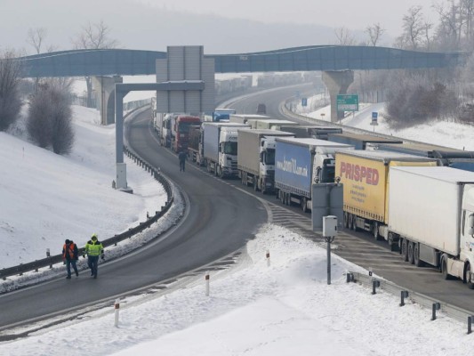 Alemania cierra fronteras a República Checa y Austria