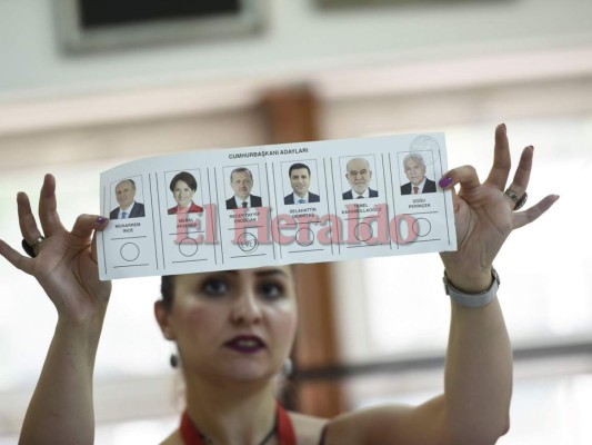 Elecciones Turquía: Recep Tayyip Erdogan encabeza resultados parciales