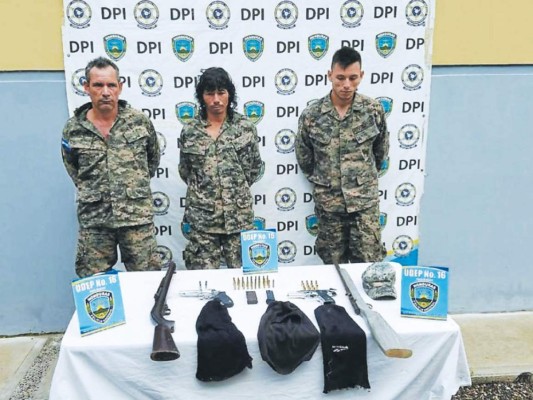 Recapturan a tres hombres a segundos de haber quedado libres en San Pedro Sula